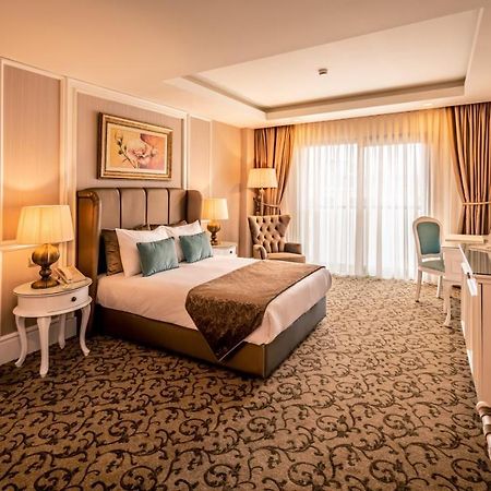 Vuni Palace Premium Hotel & Spa & Casino Beachfront Location ! Kyrenia  Exteriör bild