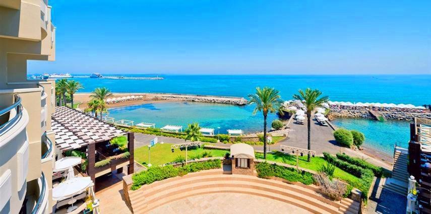 Vuni Palace Premium Hotel & Spa & Casino Beachfront Location ! Kyrenia  Exteriör bild