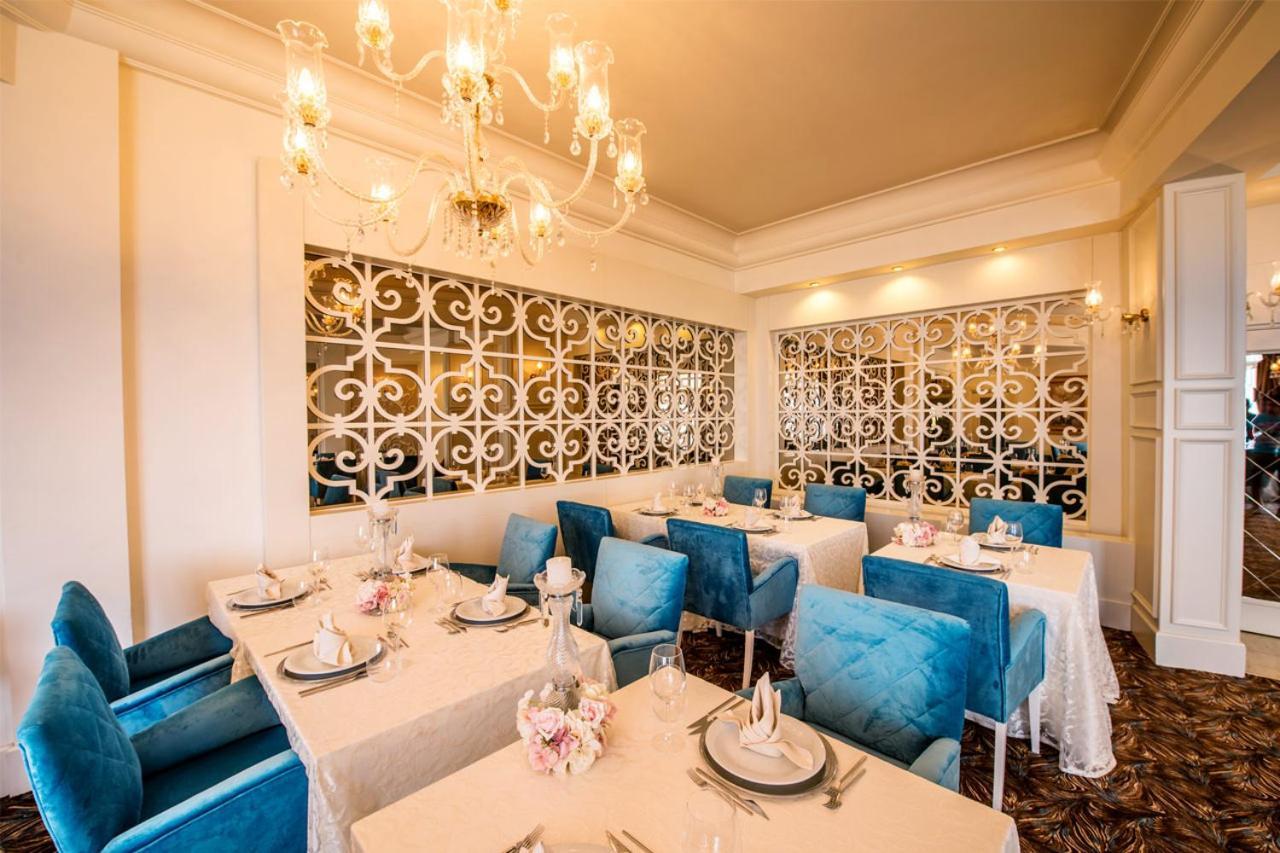 Vuni Palace Premium Hotel & Spa & Casino Beachfront Location ! Kyrenia  Exteriör bild