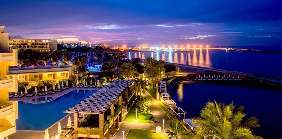 Vuni Palace Premium Hotel & Spa & Casino Beachfront Location ! Kyrenia  Exteriör bild