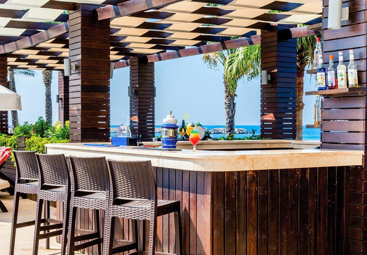 Vuni Palace Premium Hotel & Spa & Casino Beachfront Location ! Kyrenia  Exteriör bild