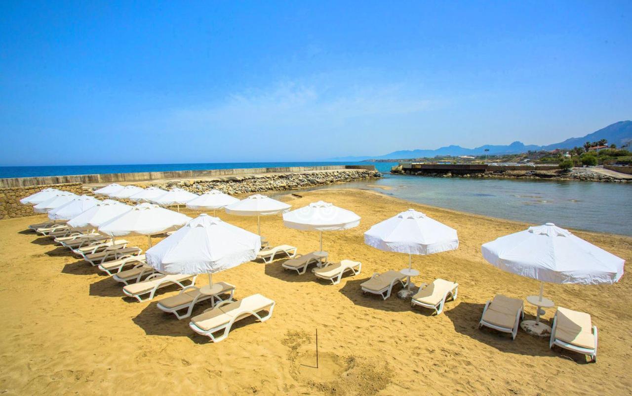 Vuni Palace Premium Hotel & Spa & Casino Beachfront Location ! Kyrenia  Exteriör bild